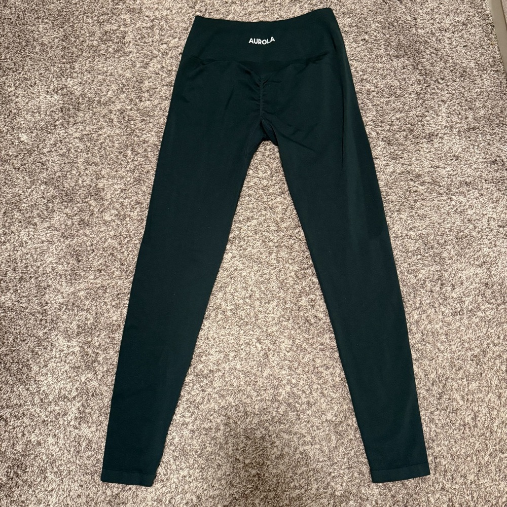 Aurola Dark Green Scrunch Leggings